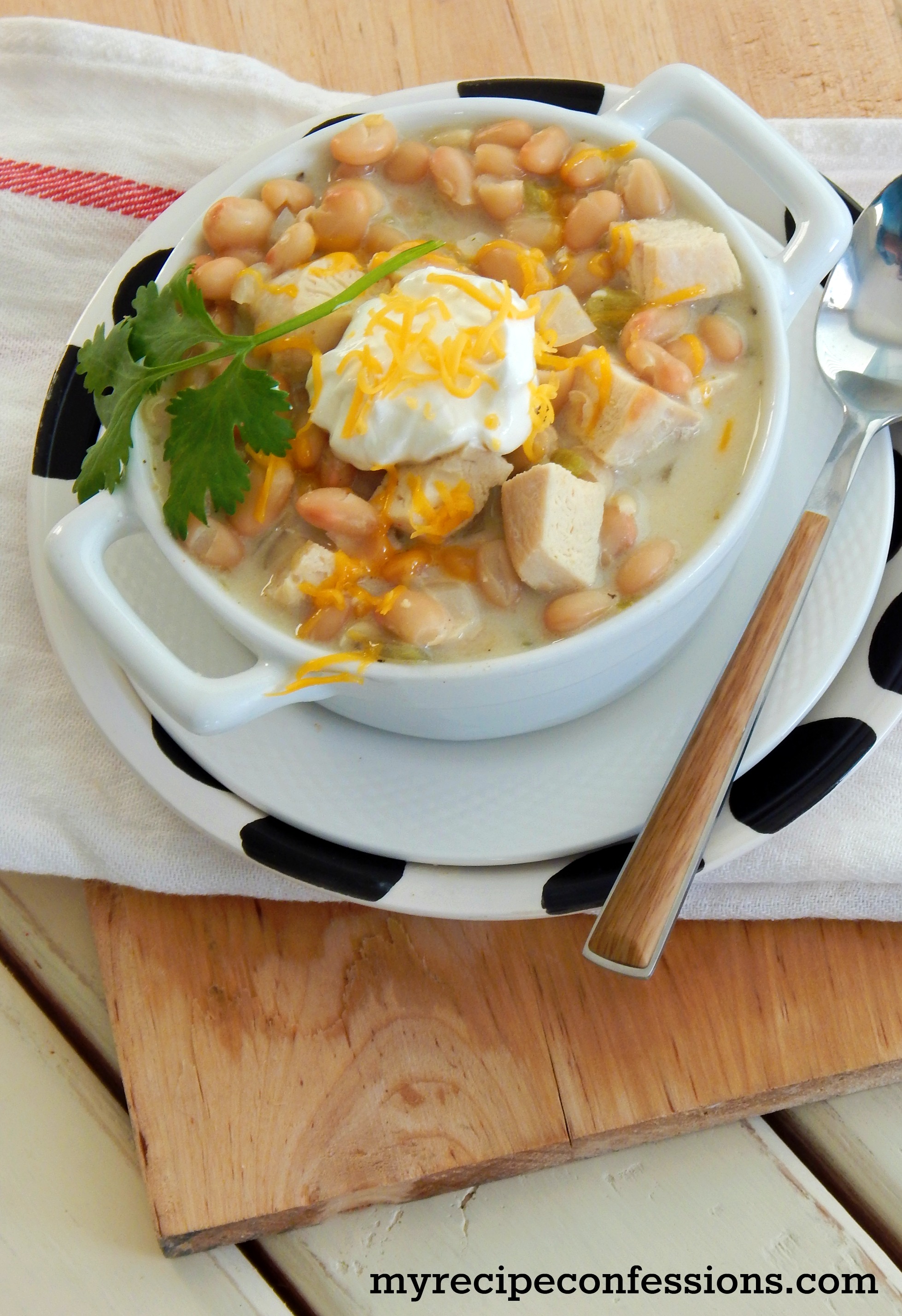 White Chicken Chili is the best chili recipe! It will warm you from head to toe. It is so simple to make and can be whipped up in no time at all.