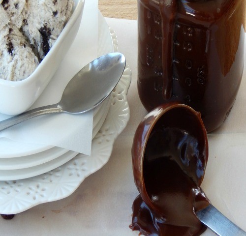 10 minute Homemade Hot Fudge