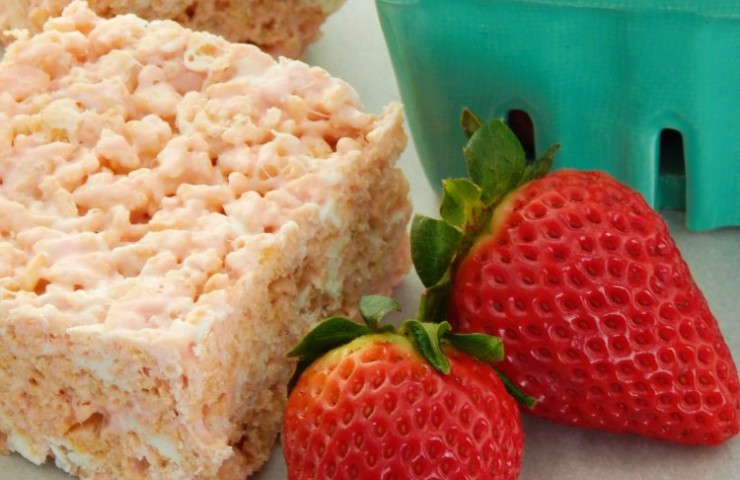 White Chocolate Strawberry Rice Krispie Treats